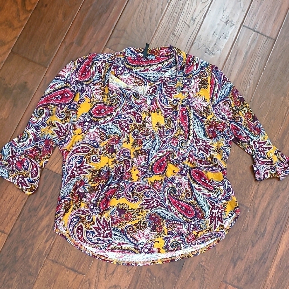 New Directions Vibrant paisley print 3/4 length sleeve with embroideries size XL